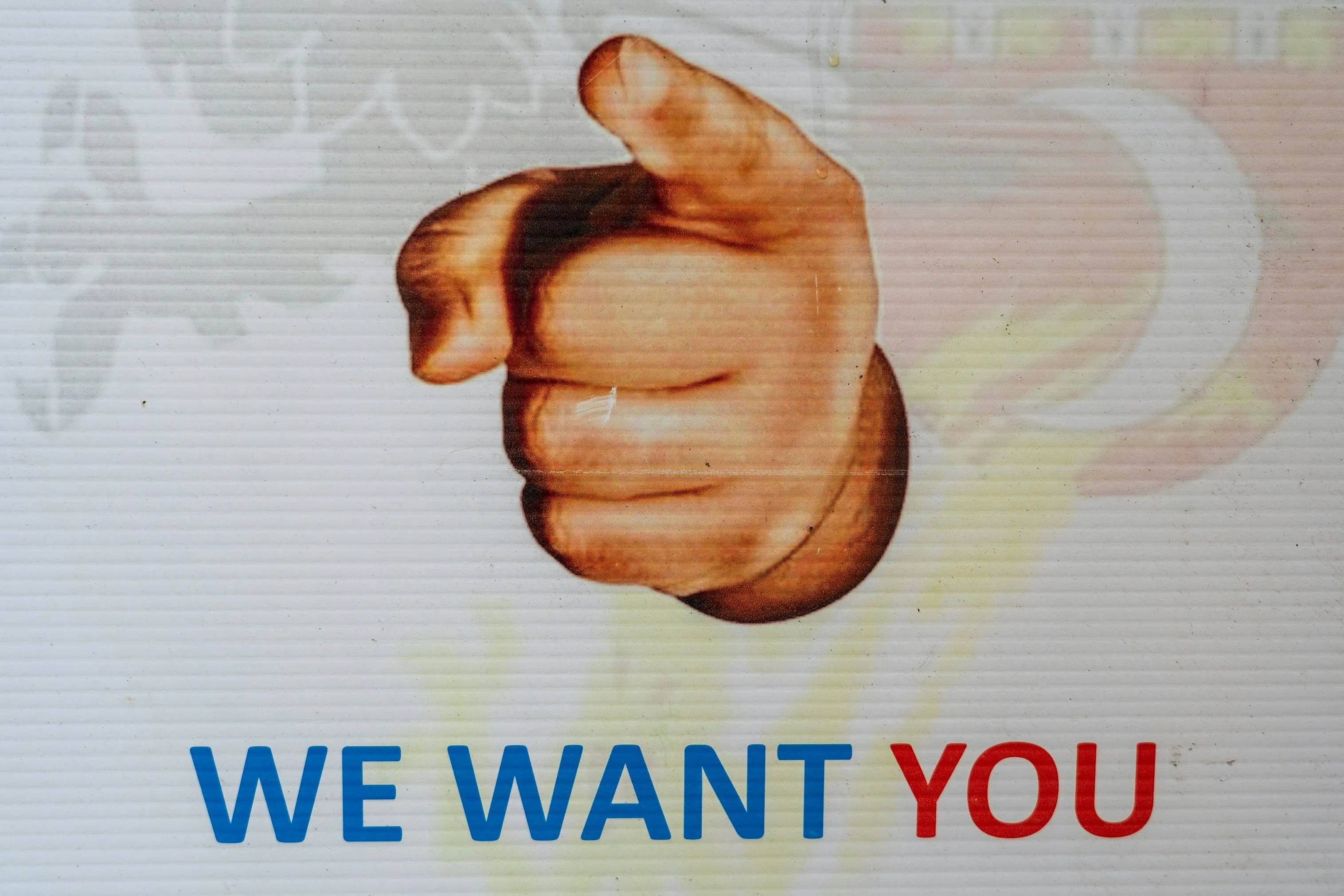 Et grafisk bilde av en pekefinger som peker på leser med teksten "We want you!"